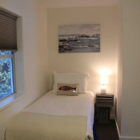 Siennas Harbour House Apartment Tofino Exterior photo