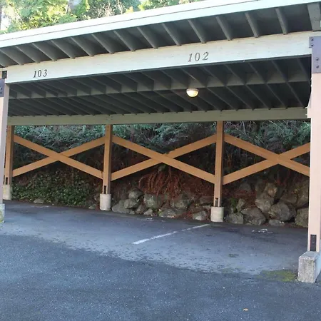 Siennas Harbour House Apartment Tofino Exterior photo