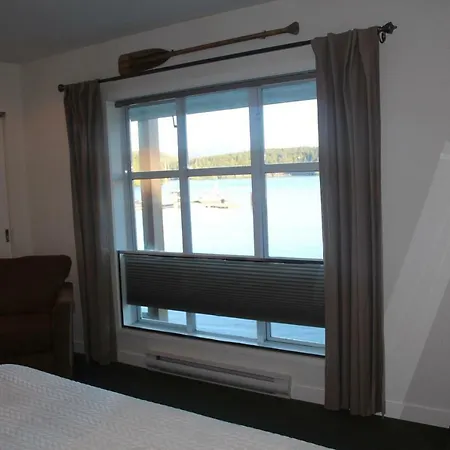 Siennas Harbour House Apartment Tofino Exterior photo