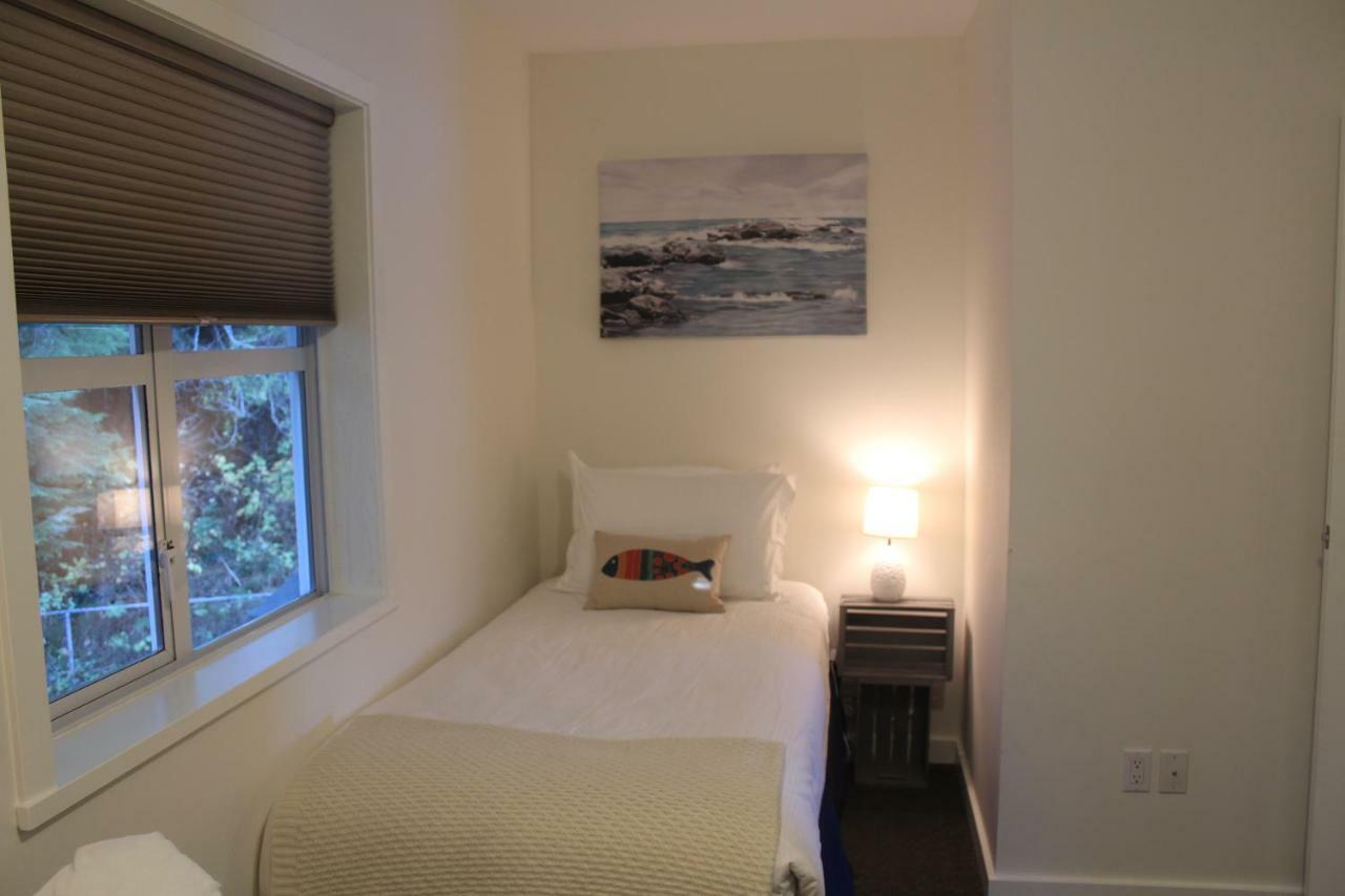Siennas Harbour House *