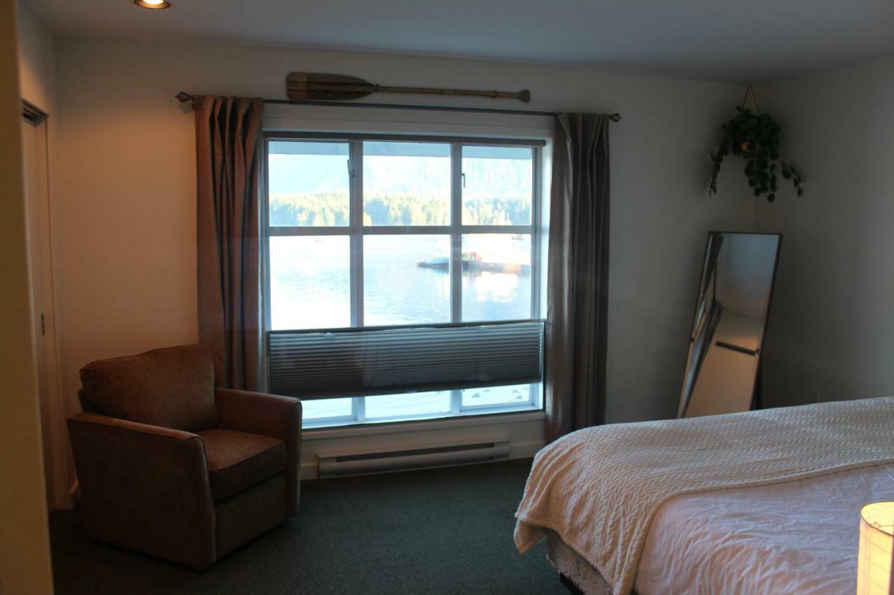 Siennas Harbour House * Tofino